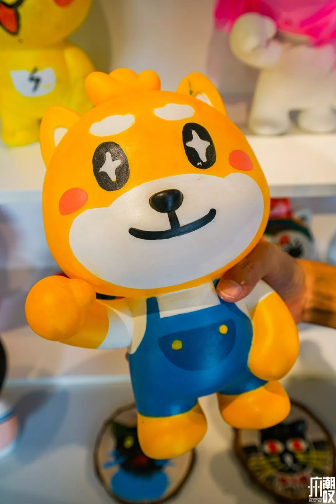 新潮展览+撸狗，广州这家新开的汪星人主题店萌爆了