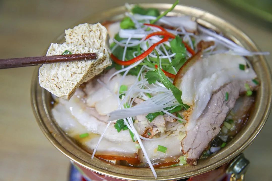 襄阳特色烤全羊,襄阳正宗烤全羊