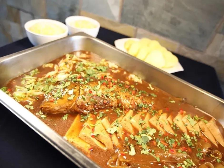 白山10月旅游攻略自助游线路,五一白山周边2-3天短途旅游