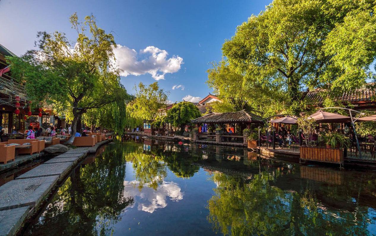 丽江风景的古诗句,七律赞丽江美景的诗