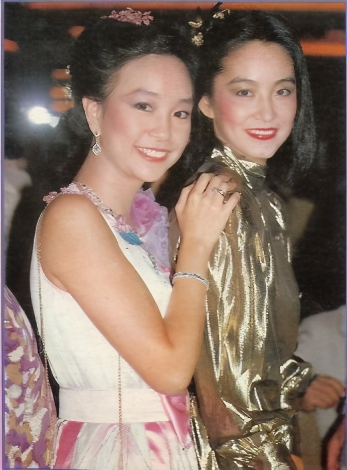 香江群音所有歌手名单,霞光万道原唱陈秋霞