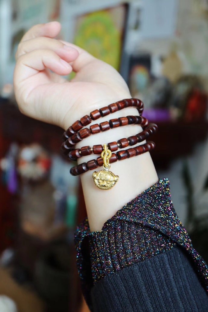 你会戴黄金首饰吗,什么类型的手链可以戴右手