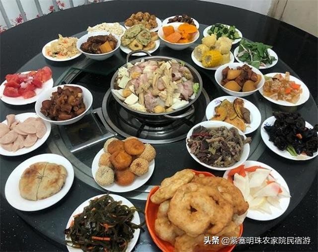 周末北京京郊延庆柳沟门牌68民宿体验下柳沟的豆腐宴有何不同？