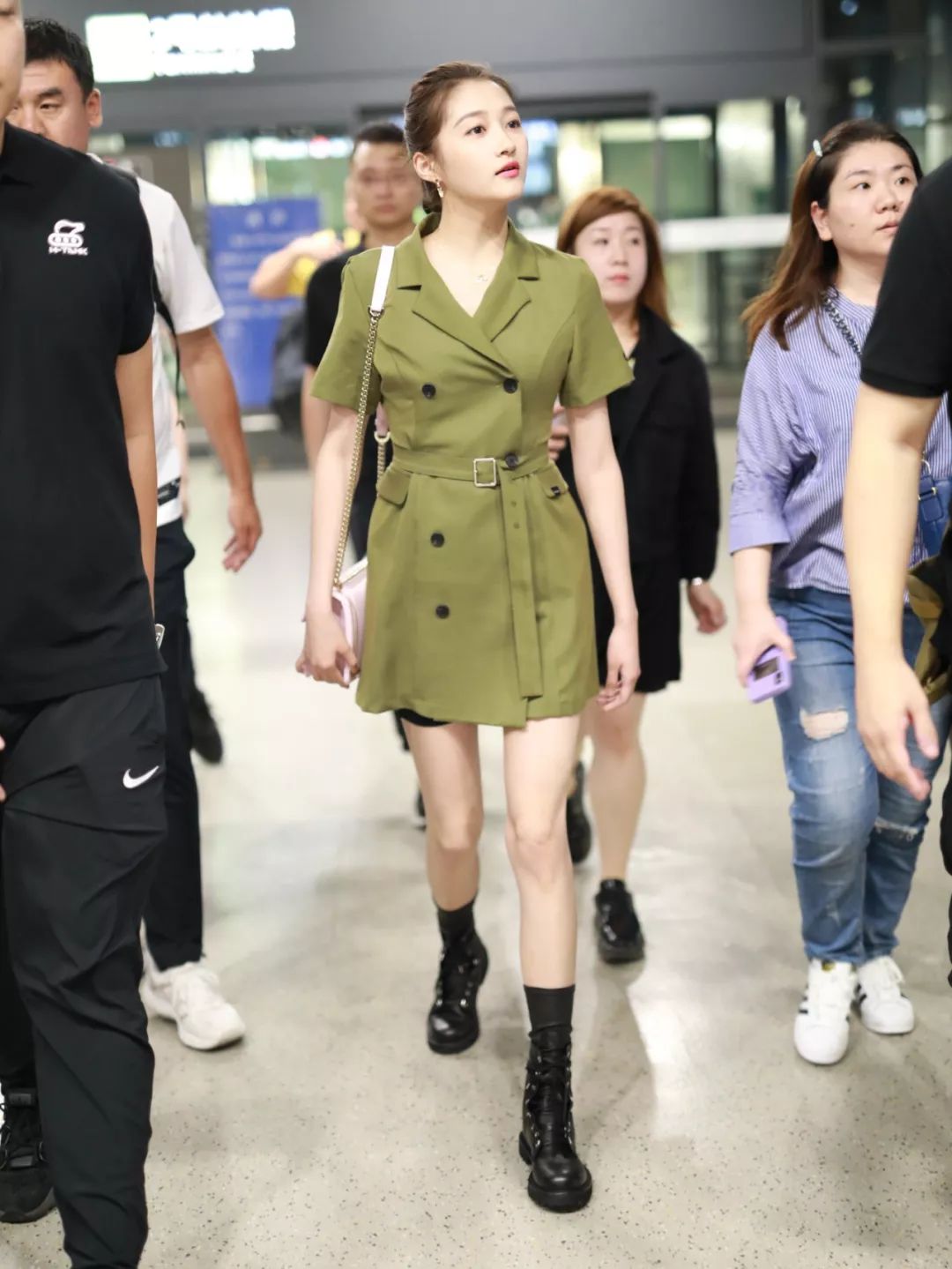 女明星夏季清爽干净穿搭,女明星穿着很清新