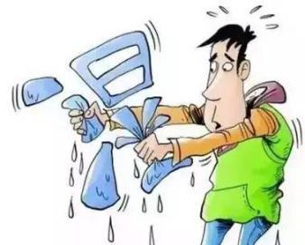 男人“下面”湿漉漉怎么办？老中医有妙招：祖传老方专治阴囊潮湿