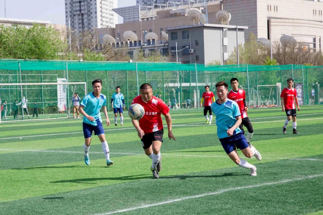 足球老将的故事简介,足球少年的故事