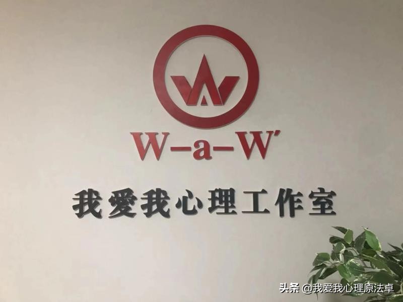 在家经常赤裸，天气太热？放飞自我？还是……