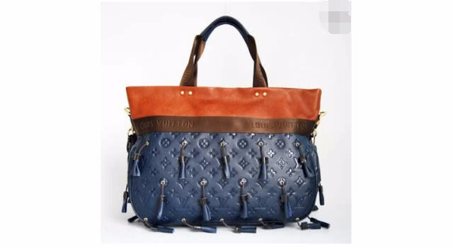 老婆花钱老公一脸埋怨,老婆花巨资买礼物