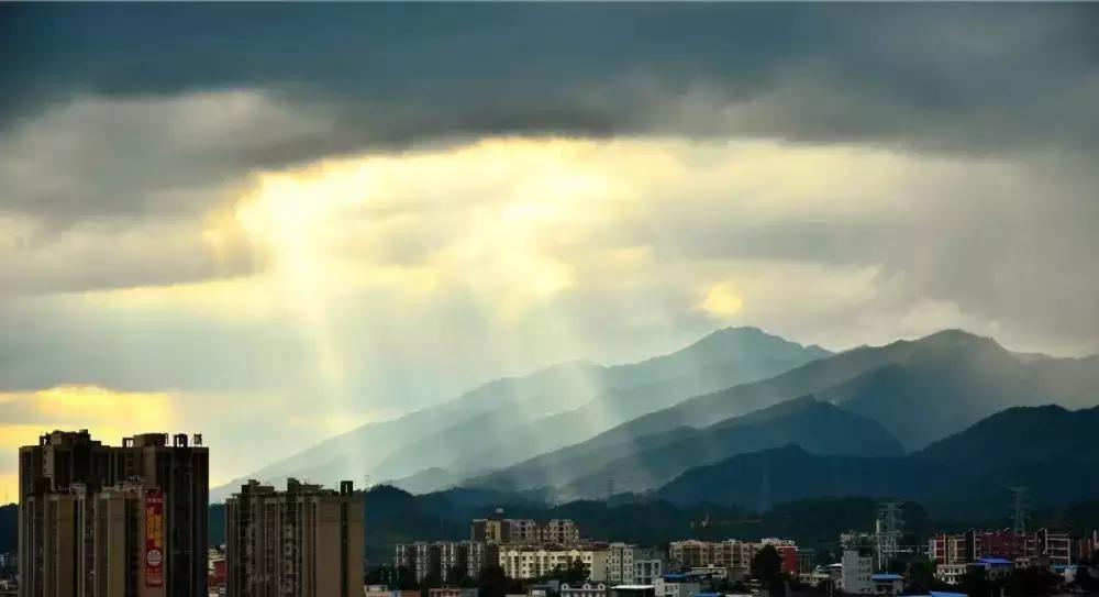 如果有一天累了就回老家到处走走,如果有一天累了就回来吧