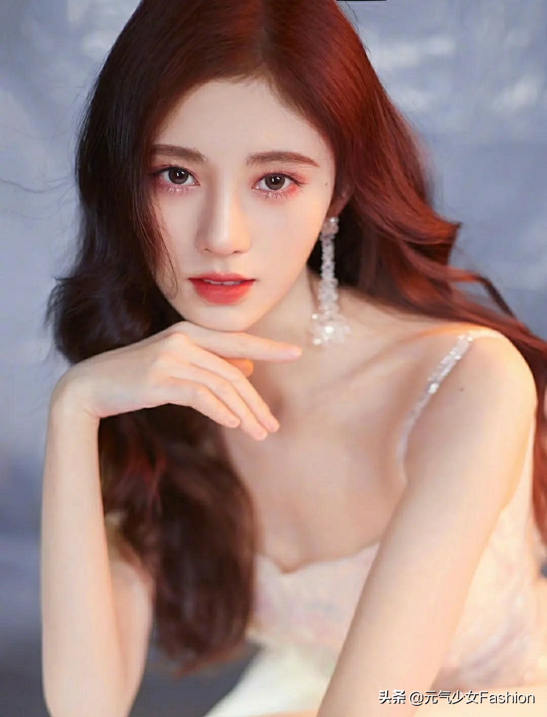 大腿毛孔粗大是什么原因造成的,鼻子和两侧毛孔粗大是什么原因