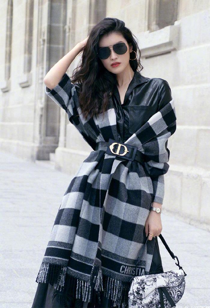 12种最流行的围巾围法,四种超火的围巾围法你get到了吗