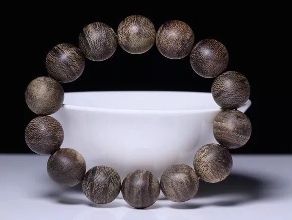 沉香入门知识大全书,各类沉香玩法的入门大全