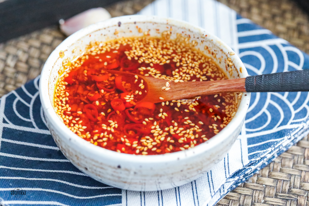 万能的凉拌调料汁，牢记黄金比例“10个1”，夏日拌凉菜不求人