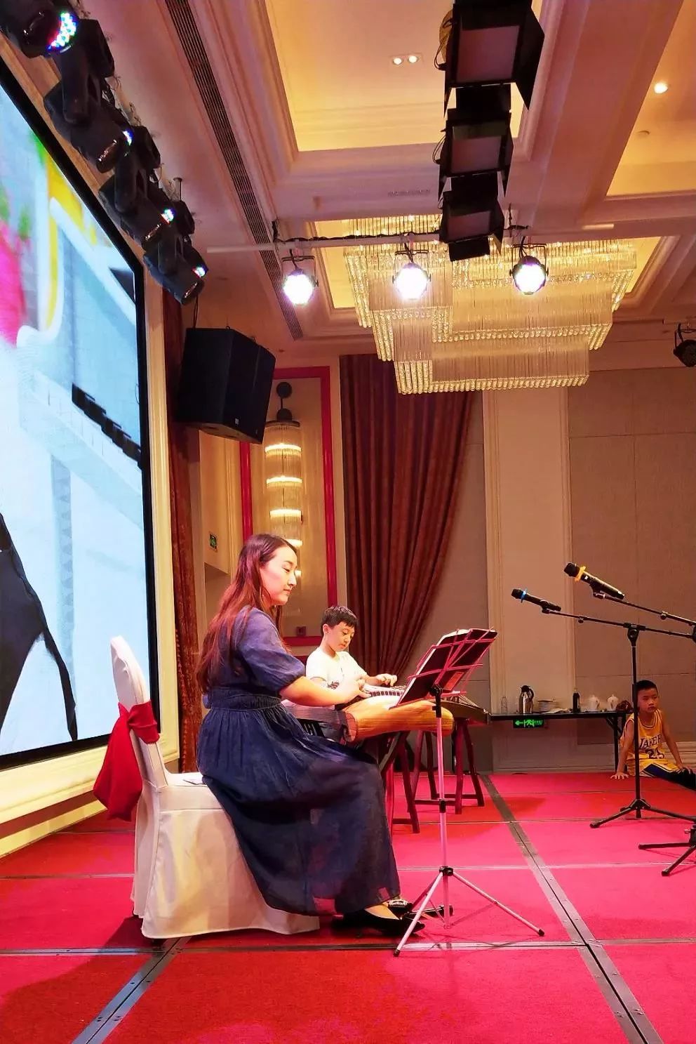 五星级酒店的音响,泰兴金陵国际大酒店标准房间