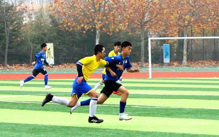 日照新营中学足球队赴武汉比赛,日照新营中学2017