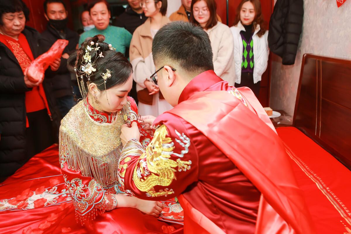 迎亲被拒女方回应,女方回应新郎迎亲被拒