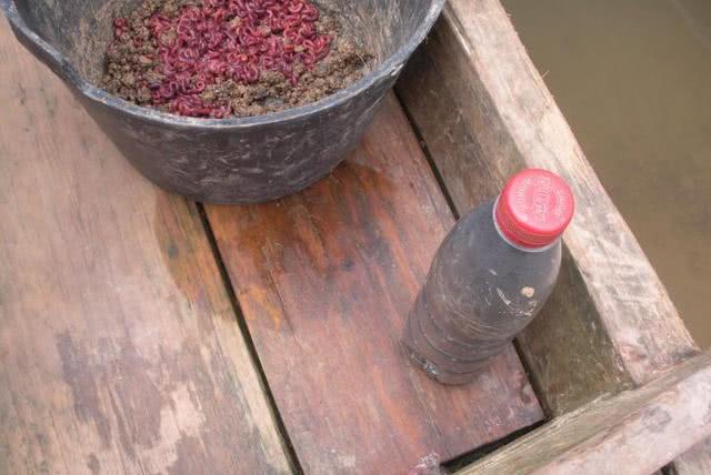 钓鱼大铁钩捕鱼技巧,捕鱼古老方法钓鱼