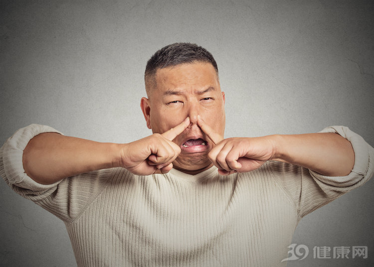 50岁以上老人应该怎样做,远离老人味最好的方法