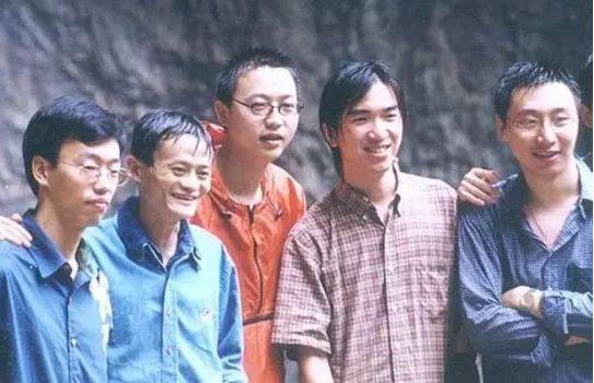 马云背后的男人：曾因月薪82元被女友抛弃，如今身价205亿