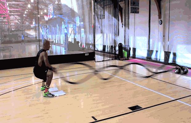 力量训练练背神器,力量训练完甩战绳