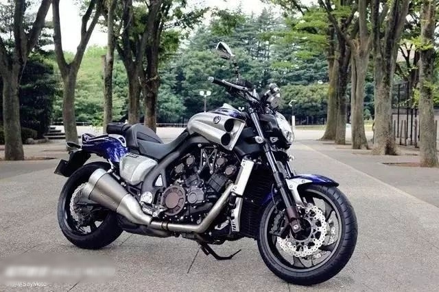 古老的‘大魔王’,拥有200马力v4型四缸,缅怀经典