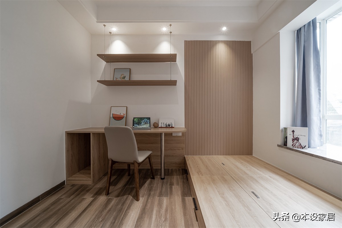 入户门正对客厅处放电视还是沙发,入户门正对客厅和阳台户型效果图