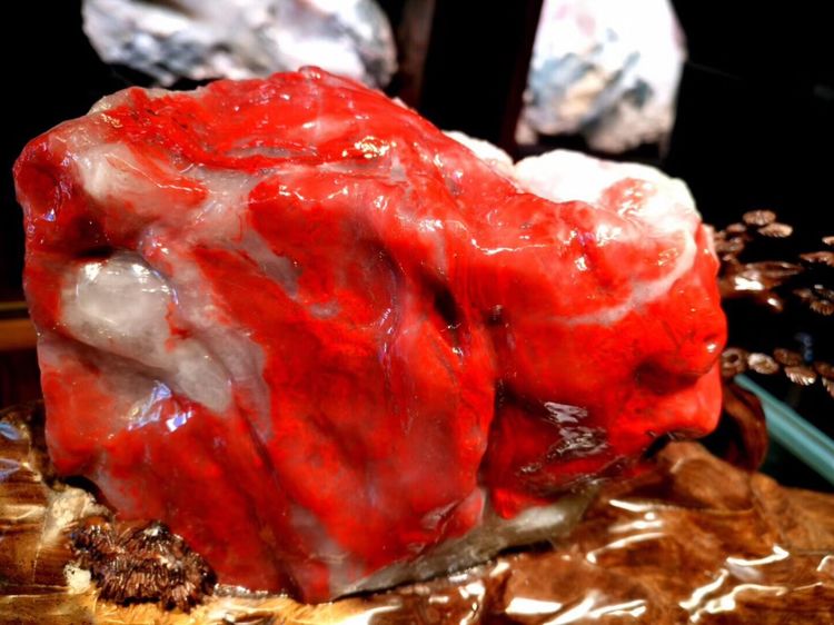 桂林的鸡血红玉是不是真的,桂林鸡血玉大红袍手镯