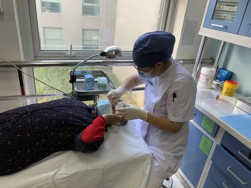 眼化学伤的图片,眼化学伤的急救处理