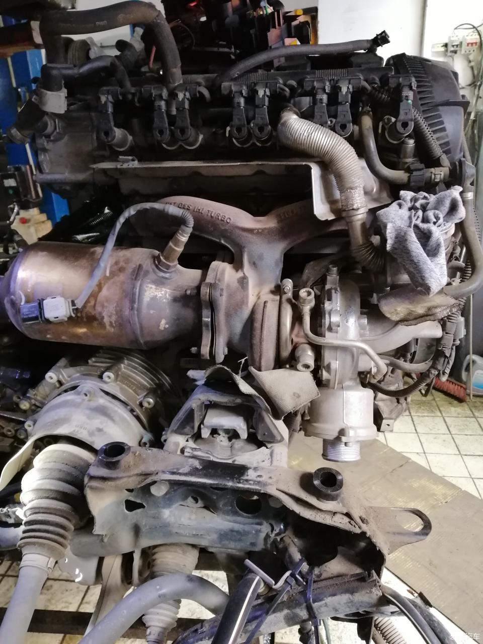 奥迪q32.0t烧机油解决办法,奥迪q31.4发动机烧机油