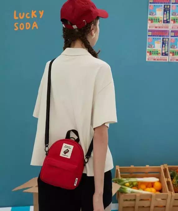 百搭通勤双肩包,这款双肩包是百搭神器