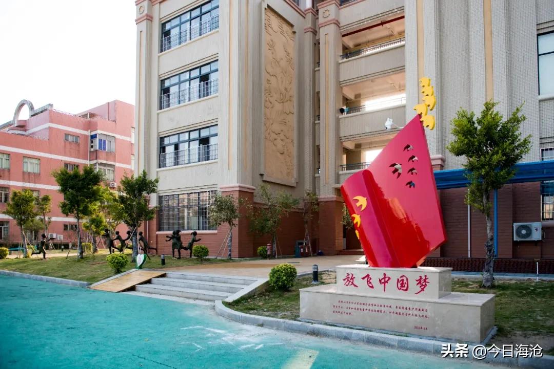 厦门102岁老校藏有“南湖红船”、“古田会议会址”