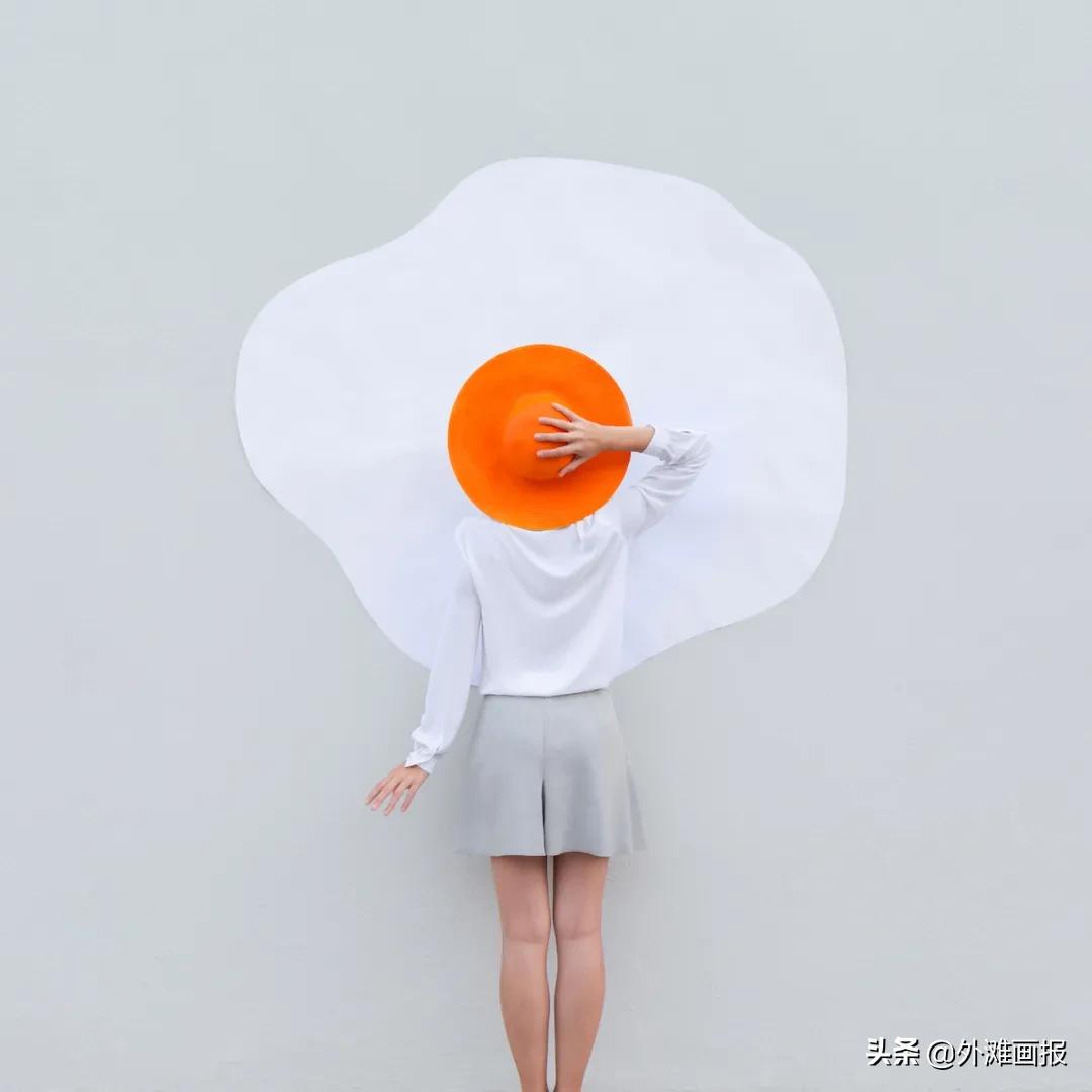 情侣旅行拍照片怎么拍出高级感,很火的一对情侣拍照很有技巧