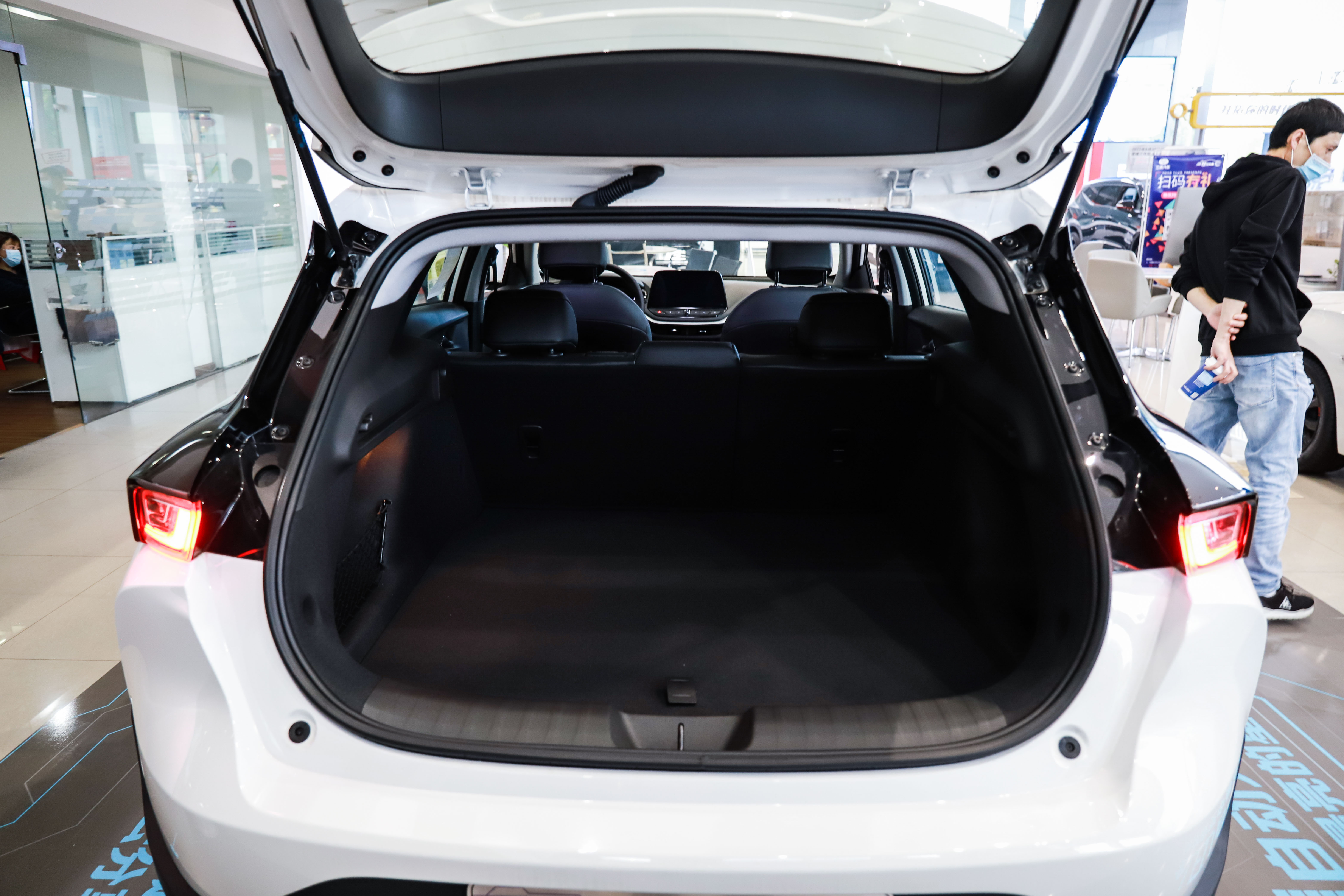 雪佛兰畅巡哪个牌子好,雪佛兰新能源车畅巡是什么价位