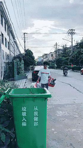 开心一刻gif下雨天,搞笑gif笑到肚子疼意外瞬间特辑