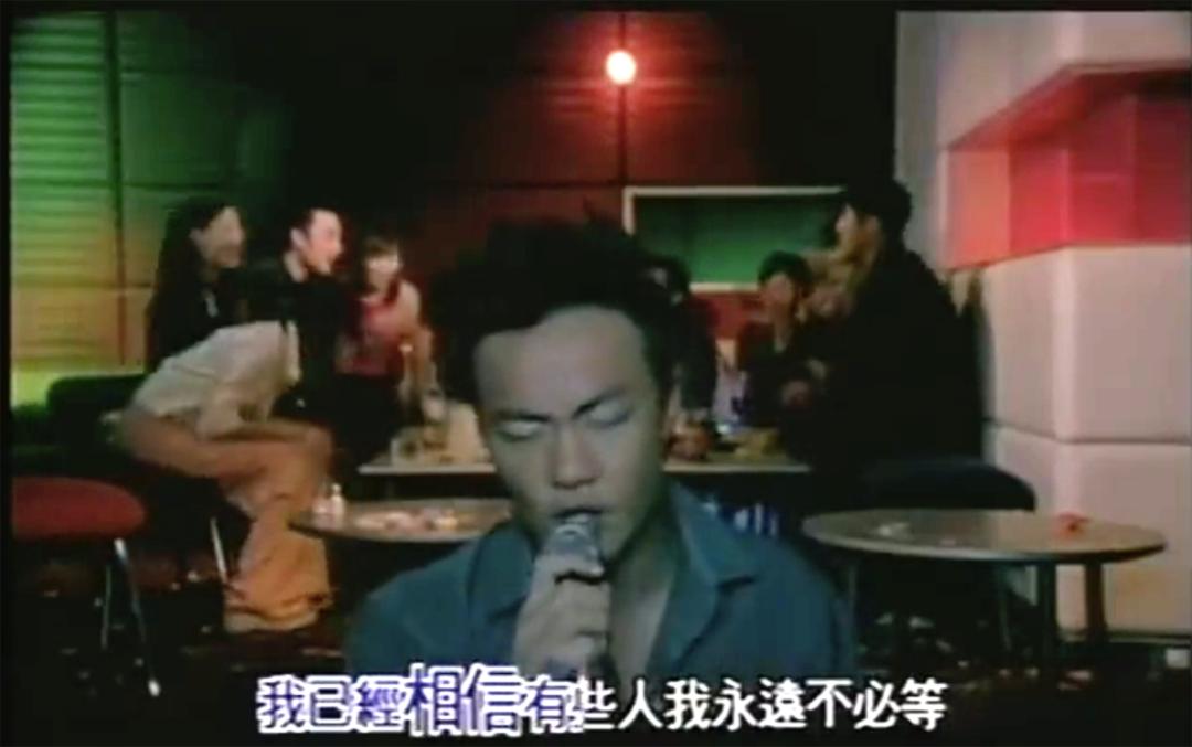 中国KTV衰亡史:从卡拉OK机到钱柜包厢,为何年轻人都不去KTV了?