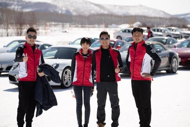 保时捷911冰面上漂移,保时捷汽车911玩雪