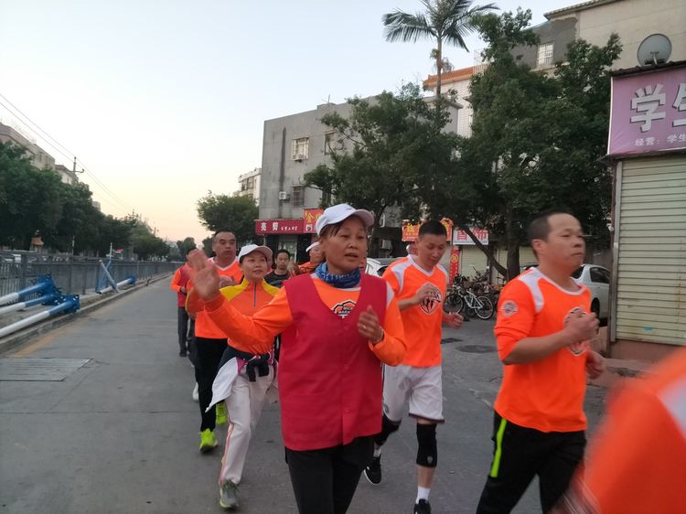 魅力深马,微马同行!六约微马助力深圳国际马拉松