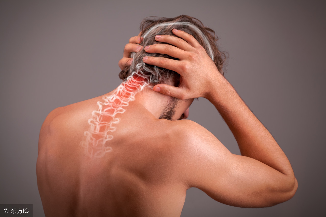 左肩膀痛如何区别肩周炎或颈椎病,肩膀疼不是肩周炎肯定是癌症吗