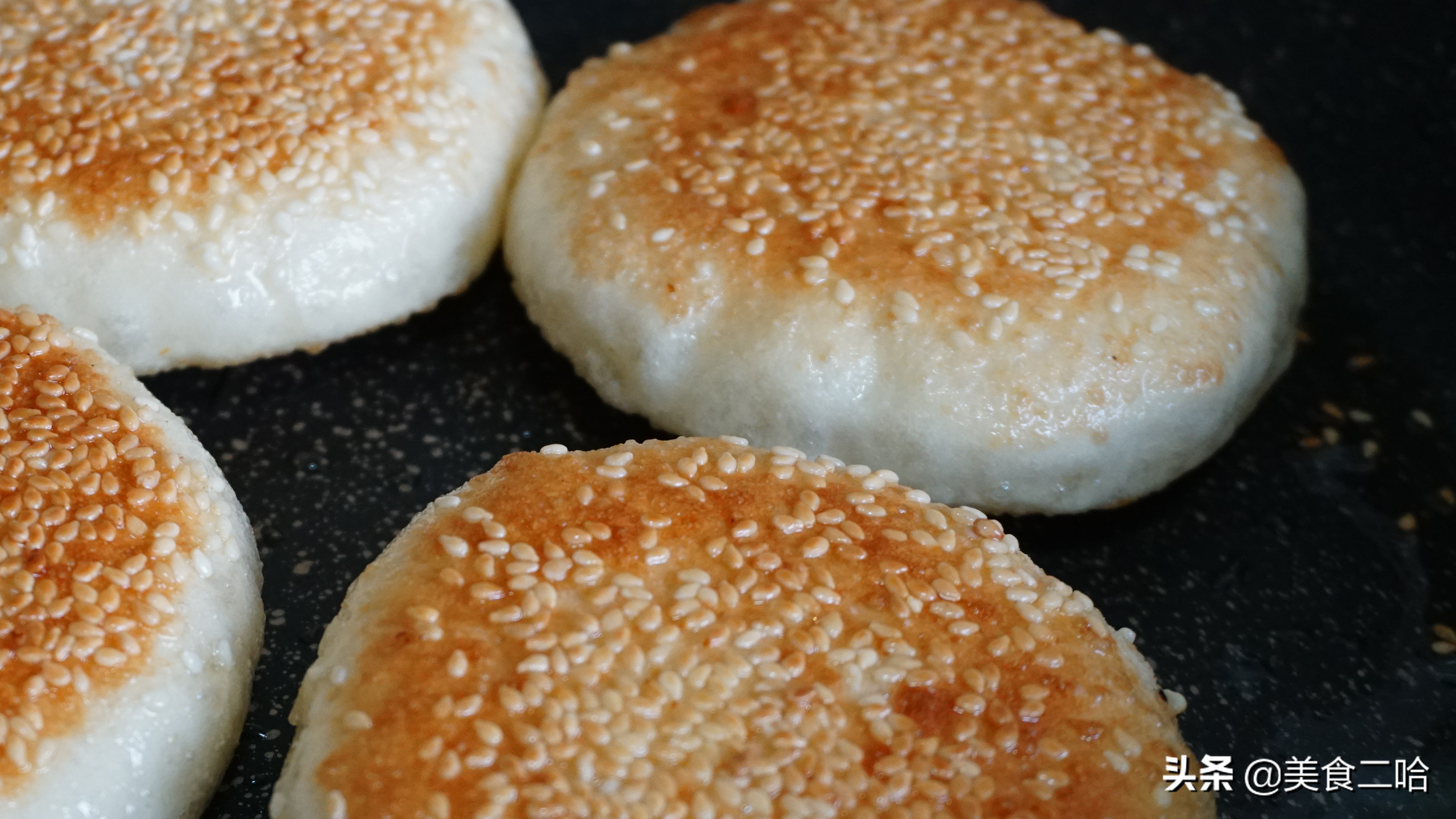 家常发面糖饼怎么做又软又好吃,烫面小糖饼家庭怎么做酥脆松软