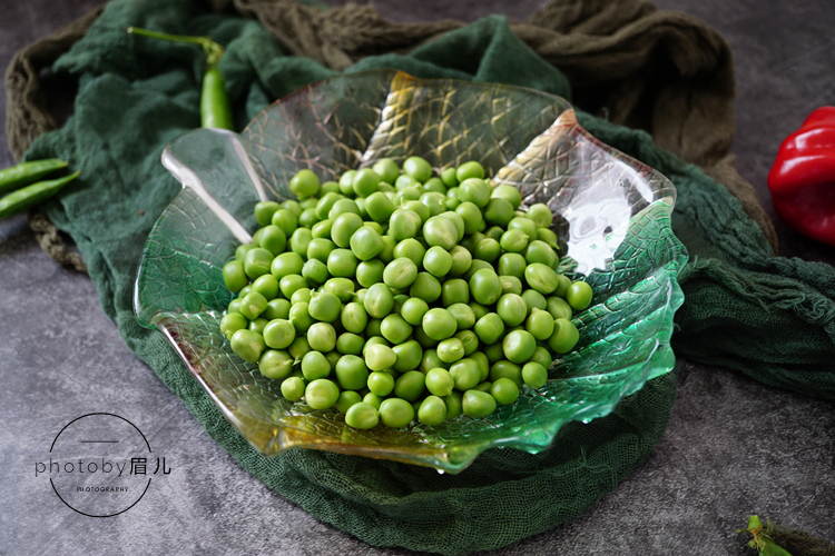 为啥你做的豌豆容易变黄？只要一招，炒出来的豌豆翠绿又好吃