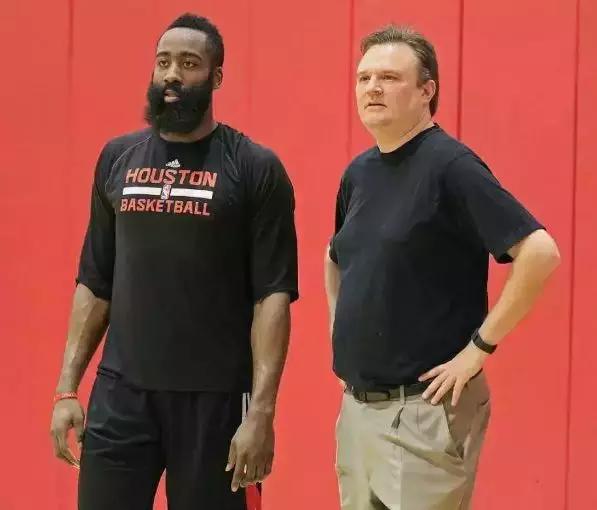 【法治热点早知道】婚礼办完,新郎将新娘告上法院!