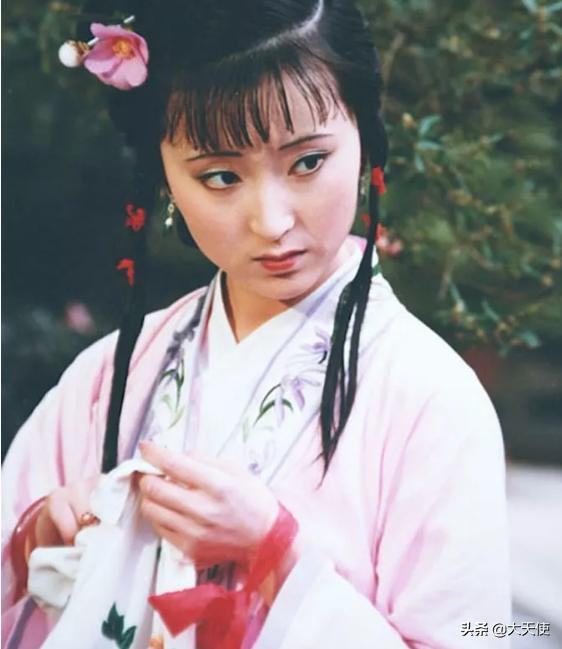 你对红楼梦有哪些解析,贾宝玉是个什么样的人请说明理由