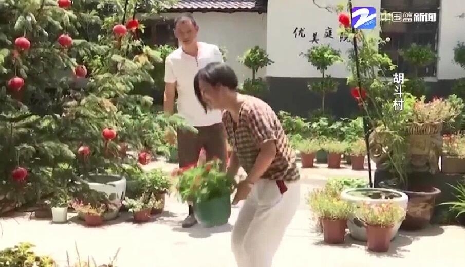 钱塘江大潮飞涌而上,钱塘江大潮奔涌而来