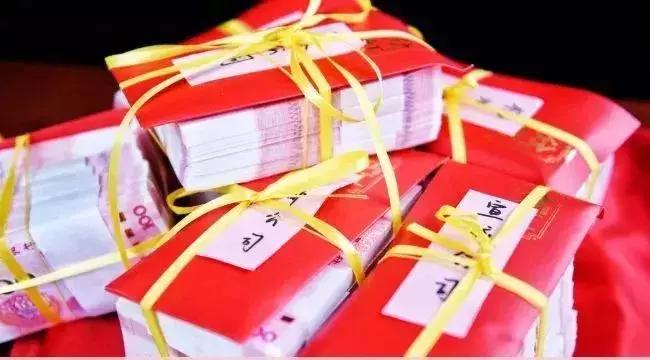 安踏入职第一天,安踏返场鞋