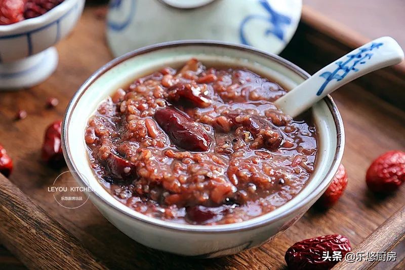 冬天早餐熬什么粥简单又营养,推荐四种最适合冬季吃的养生粥