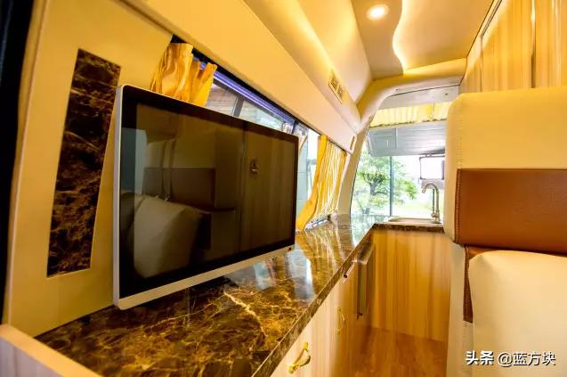 房车自驾游豪华房车,金龙金威房车