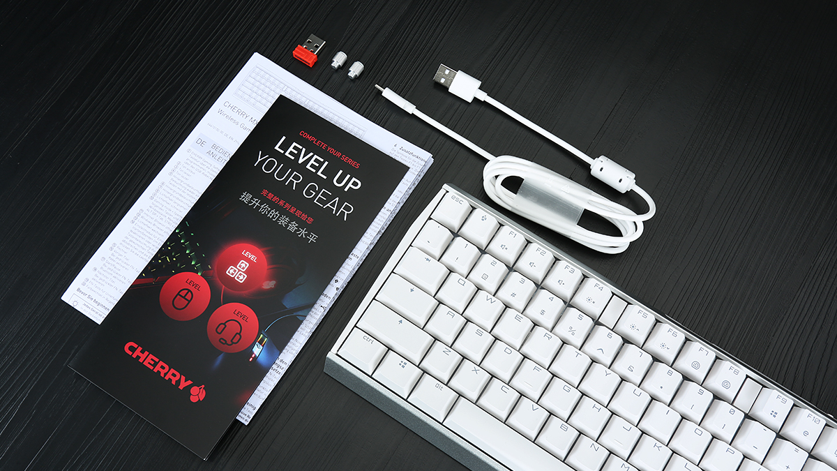 CHERRYMX3.0S三模无线游戏机械键盘评测：好饭不怕晚