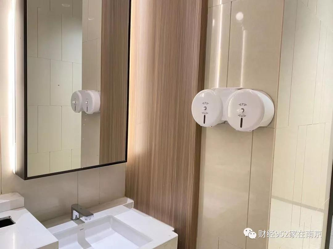 从千呼万唤到稀稀拉拉,南京南站商业一开业就入秋?