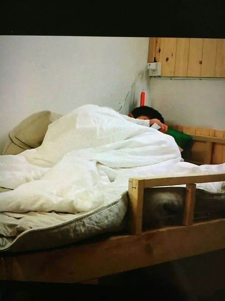 易烊千玺从小鲜肉到晋升影帝,易烊千玺的流量惊呆老前辈