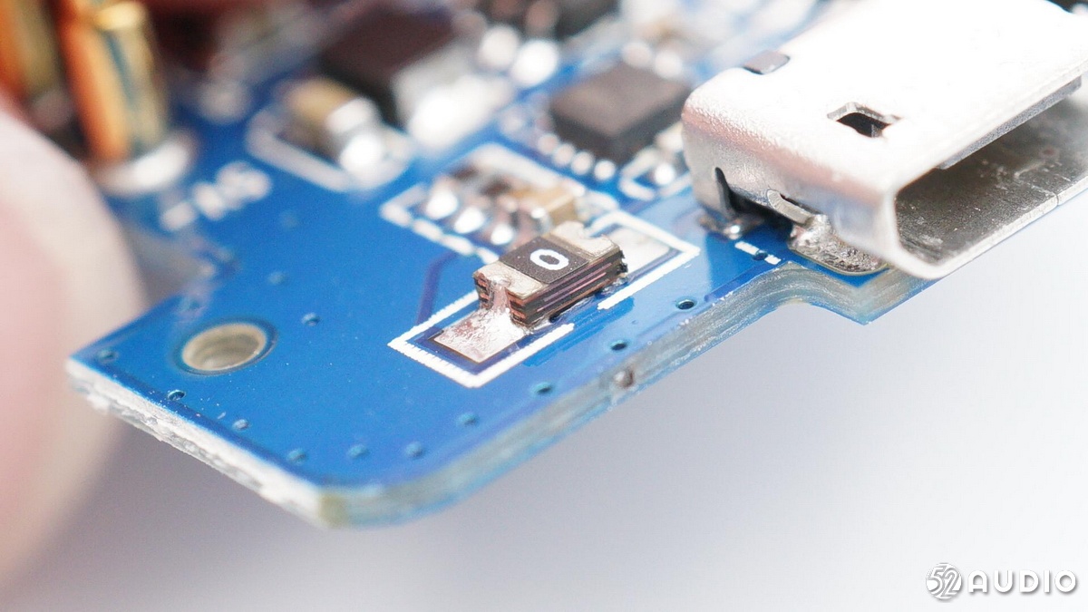 qcyt4钃濈墮鑰虫満鎷嗚В,qcy钃濈墮鑰虫満t13娴嬭瘎鎷嗚В